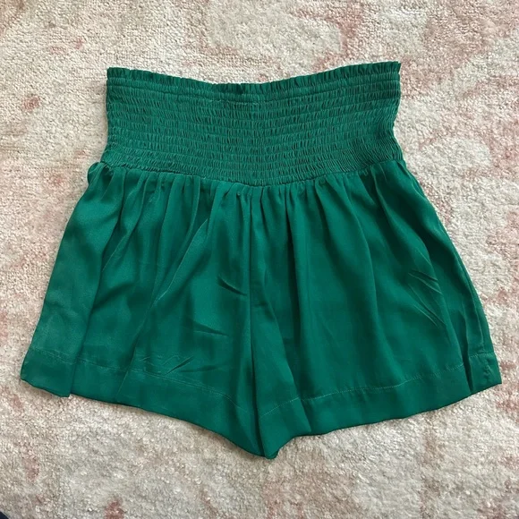 TCEC green shorts - Picture 3 of 4